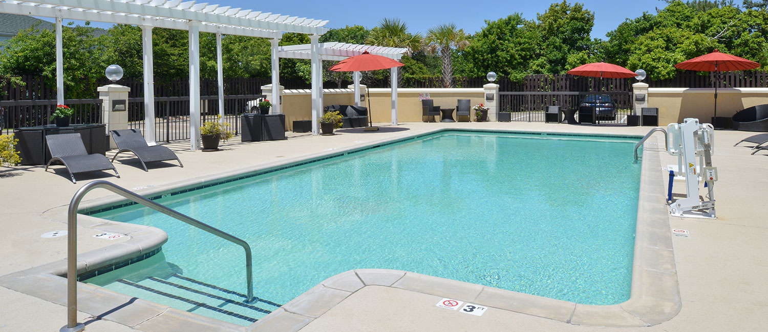 SOAK UP THE SUN AND CREATE SOME SPLASHING MEMORIES AT OUR SPARKLING OUTDOOR POOL